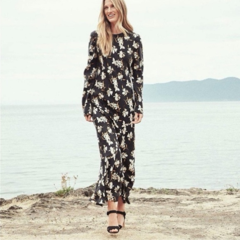 Doen adarsha in orchid floral black